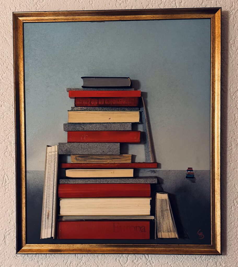 Assemblage Bücherturm 1 von Helmut Schauer